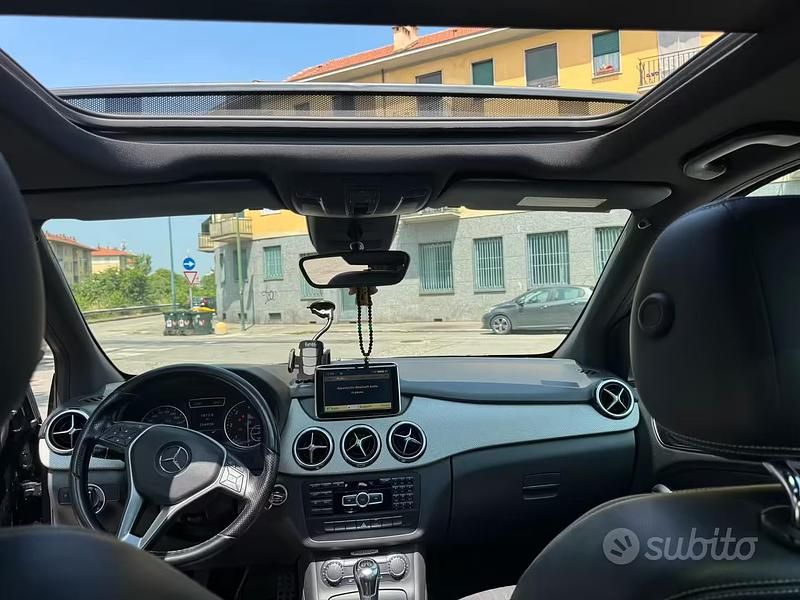 Usata Mercedes B200 2012 Nero Monovolume