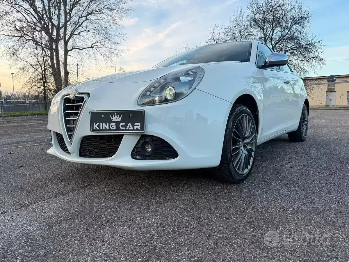 Usata Alfa Romeo Giulietta Exclusive 140 CV (102 kW) 2013 Bianco Utilitaria