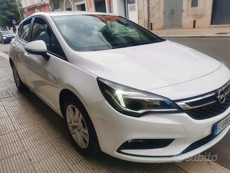 Usata Opel Astra 95 CV (69 kW) 2016 Bianco Berlina