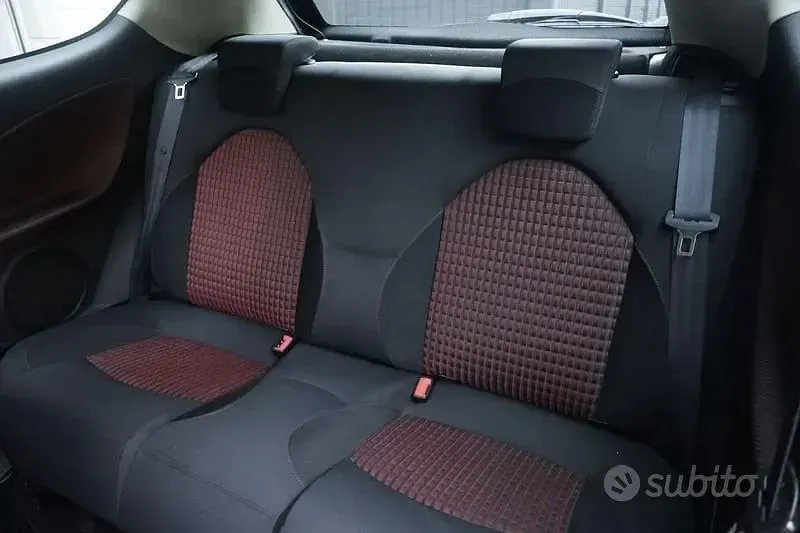 Usata Alfa Romeo MiTo Distinctive 120 CV (88 kW) 2011 Nero Utilitaria