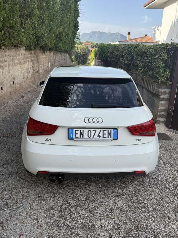 Usata Audi A1 Attraction 90 CV (66 kW) 2012 Bianco Utilitaria