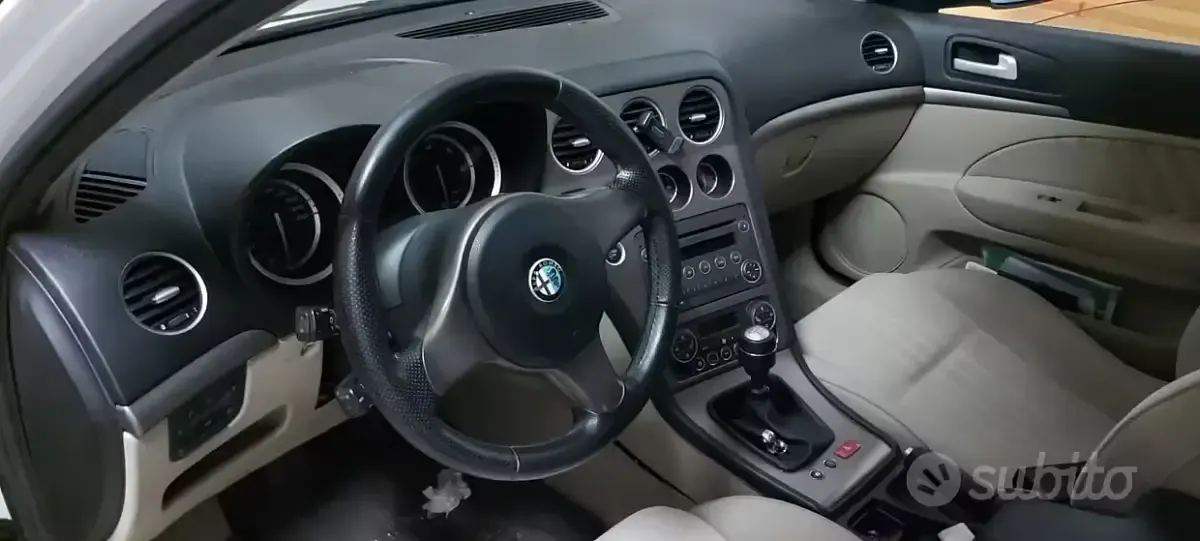 Usata Alfa Romeo 159 120 CV (88 kW) 2009 Bianco Berlina