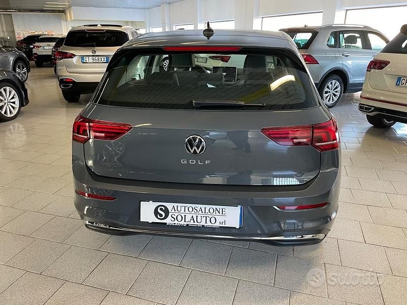 Käytetty VW Golf VIII Style 150 HP (110 kW) 2025 Harmaa Sedan