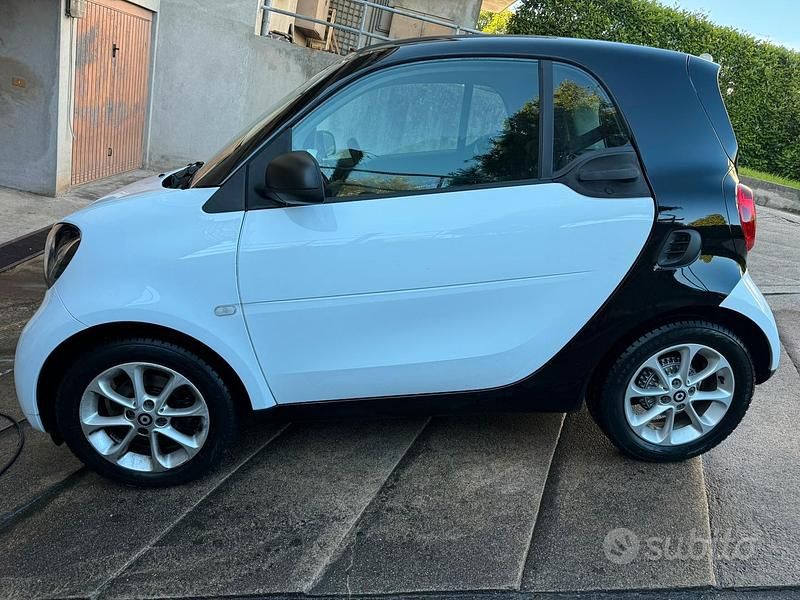 Usata Smart ForTwo Coupé 71 CV (52 kW) 2019 Bianco Coupé