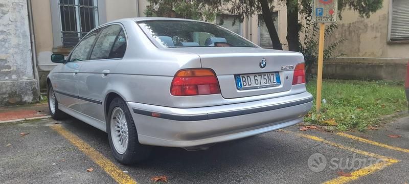 Usata BMW 520 M Performance 204 CV (150 kW) 1999 Grigio Berlina