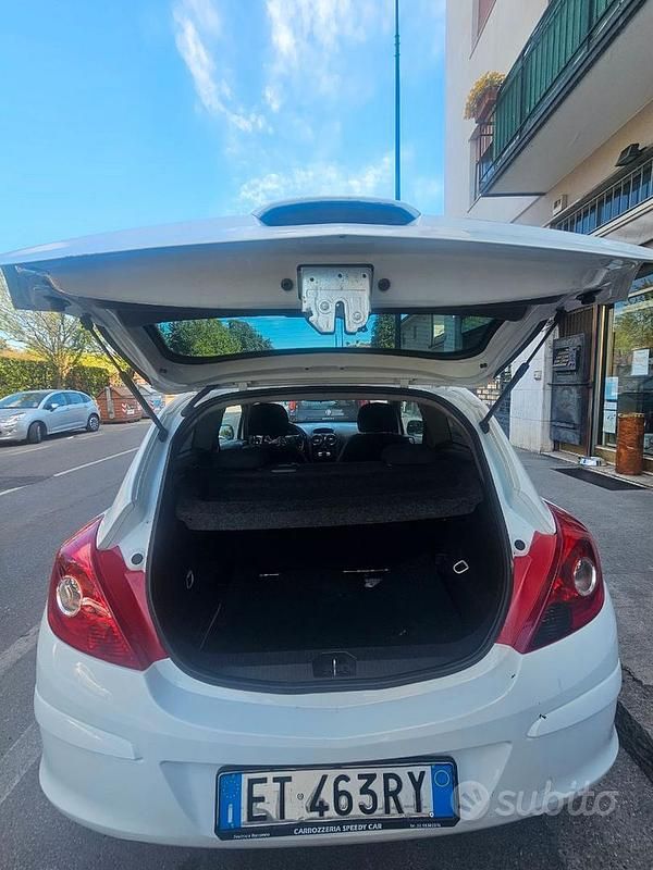Usata Opel Corsa 65 CV (47 kW) 2014 Bianco Utilitaria