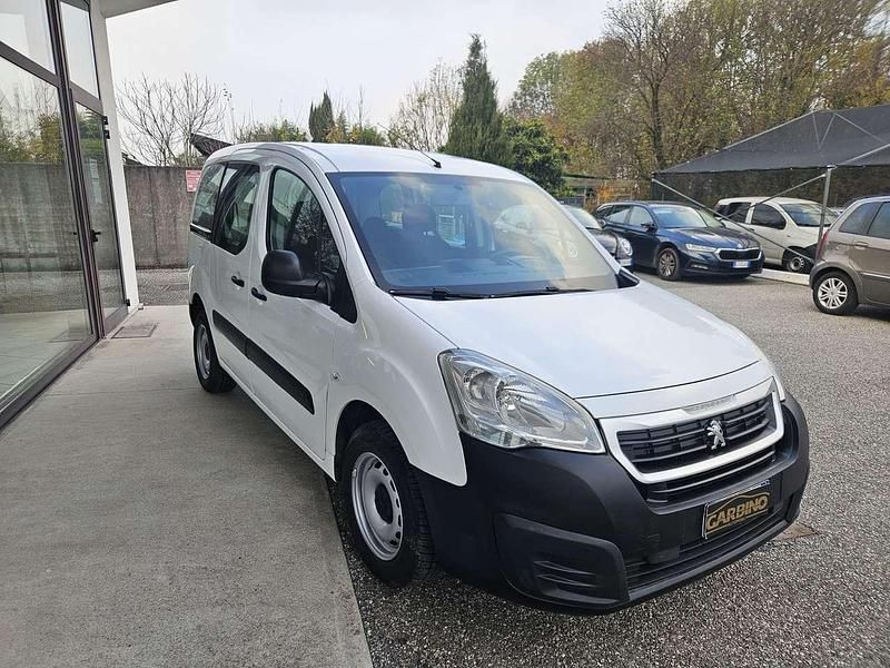 Usata Peugeot TePee Access 75 CV (55 kW) 2017 Bianco Station wagon