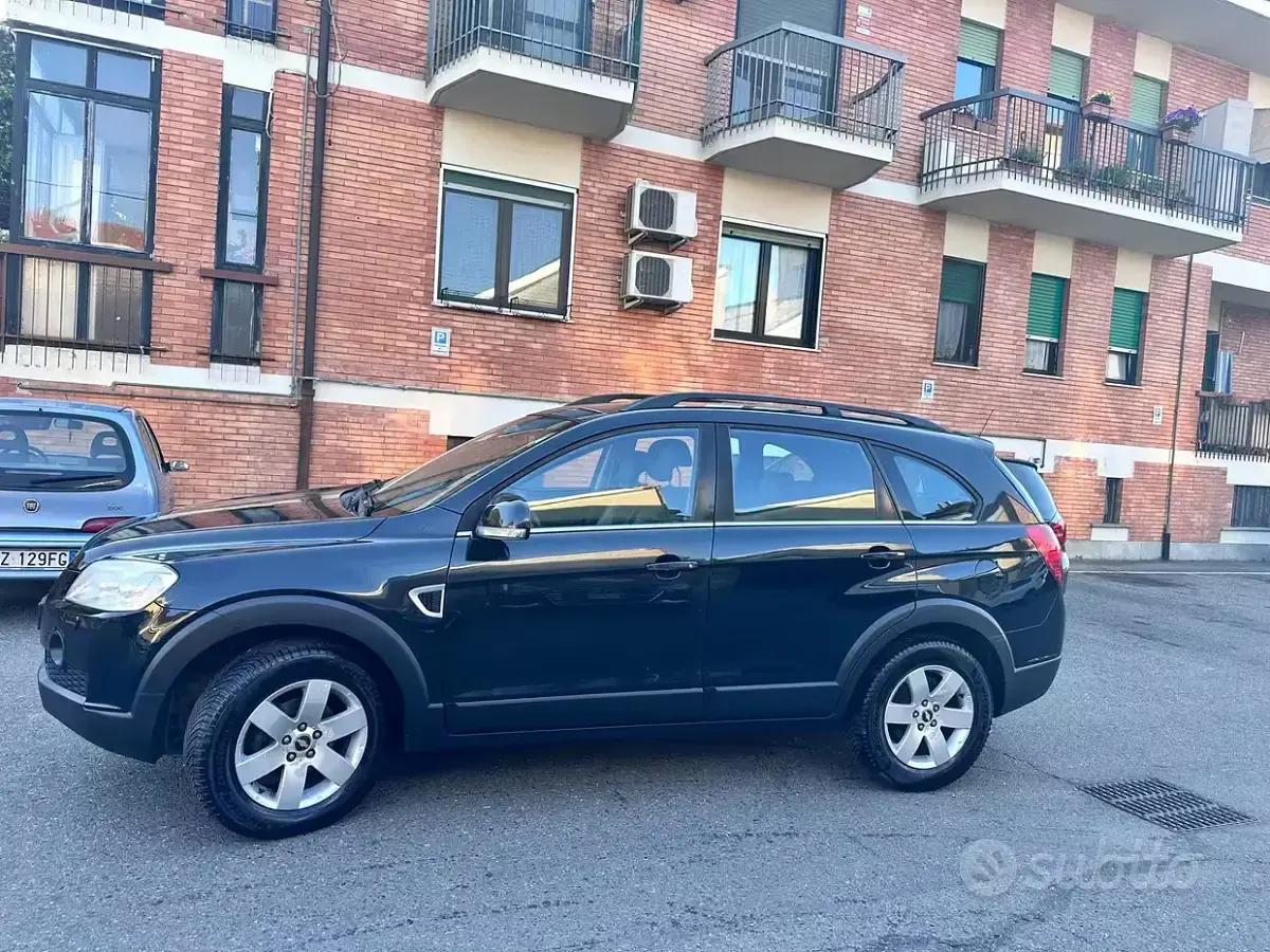 Usata Chevrolet Captiva LT 136 CV (100 kW) 2009 Nero SUV