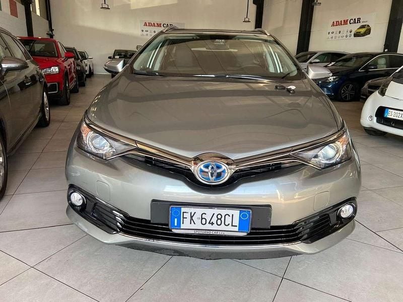 Grigio Usata 2017 Toyota Auris Hybrid Business Edition Station wagon | 12.450 € (Buon prezzo) - Immagine 1/4