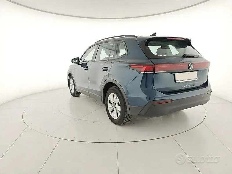 Usata VW Tiguan Life 150 CV (110 kW) 2025 Blu SUV