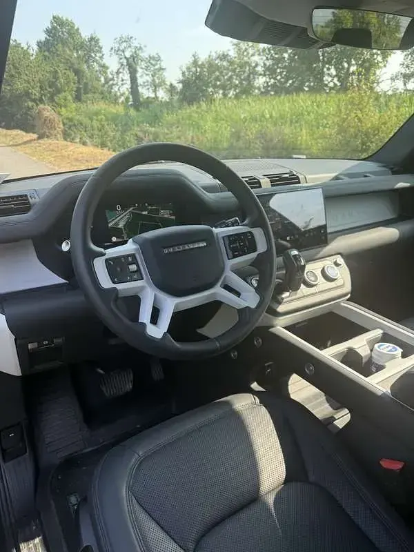 Usata Land Rover Defender S 200 CV (147 kW) 2025 Grigio SUV