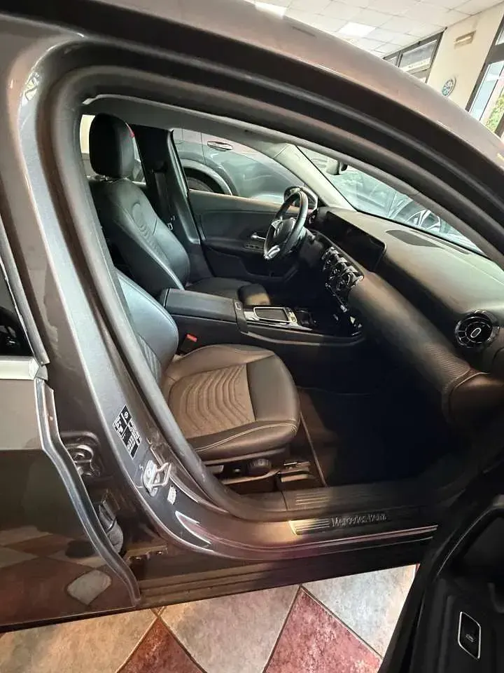 Usata Mercedes A180 Advanced 116 CV (85 kW) 2025 Grigio Berlina