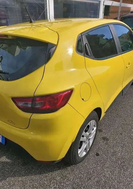 Usata Renault Clio IV Dynamique 75 CV (55 kW) 2013 Berlina