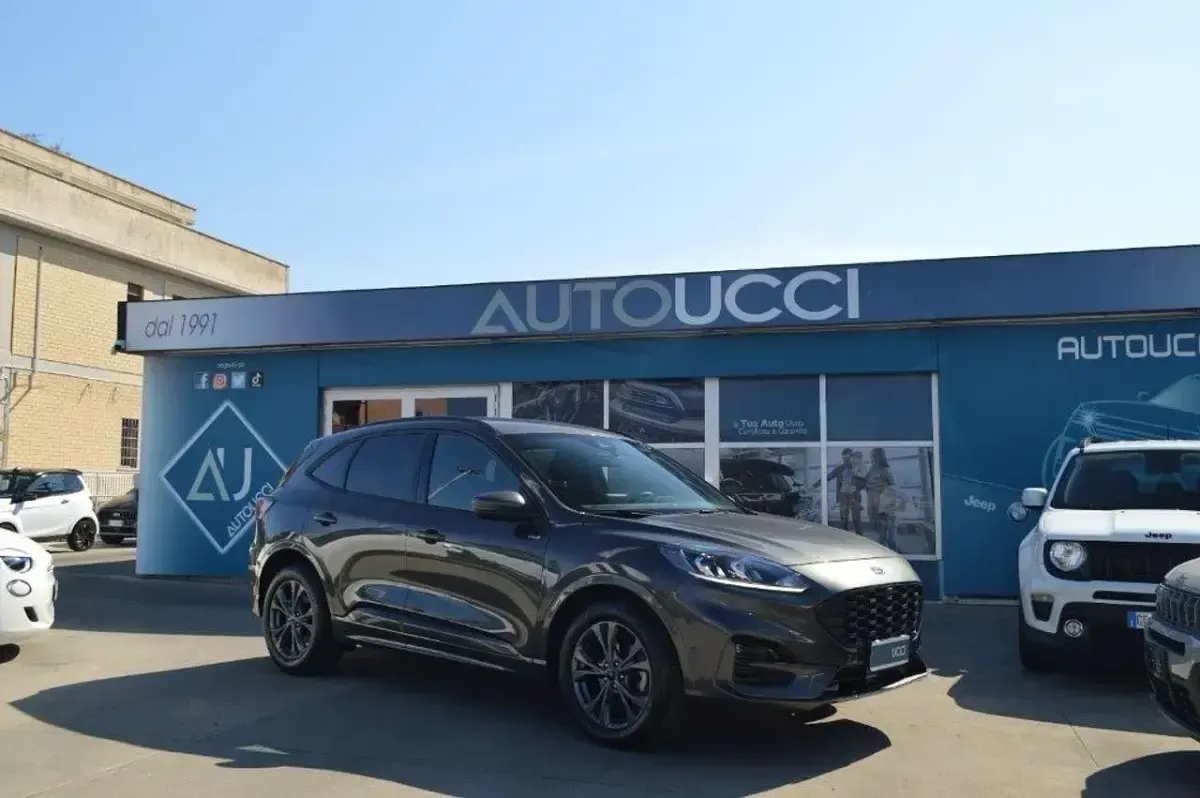 Usata Ford Kuga ST-Line 150 CV (110 kW) 2023 Magnetic grey SUV
