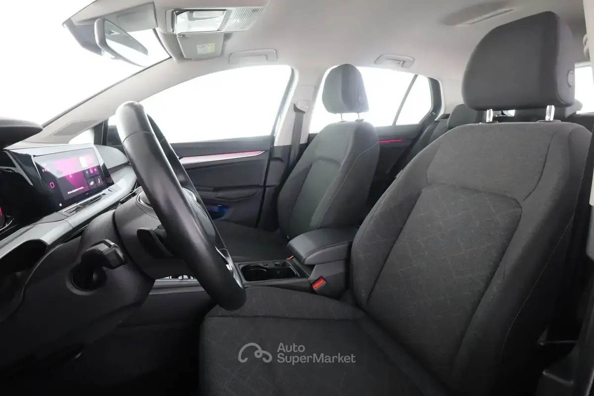 Usata VW Golf VIII Life 110 CV (80 kW) 2023 Gray