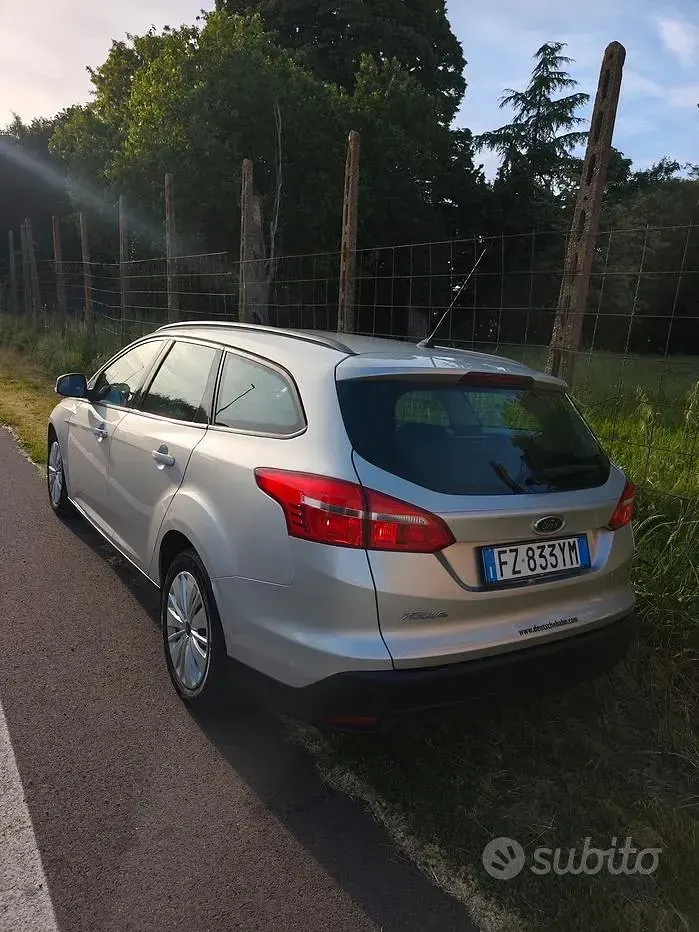 Usata Ford Focus 120 CV (88 kW) 2015 Grigio Station wagon