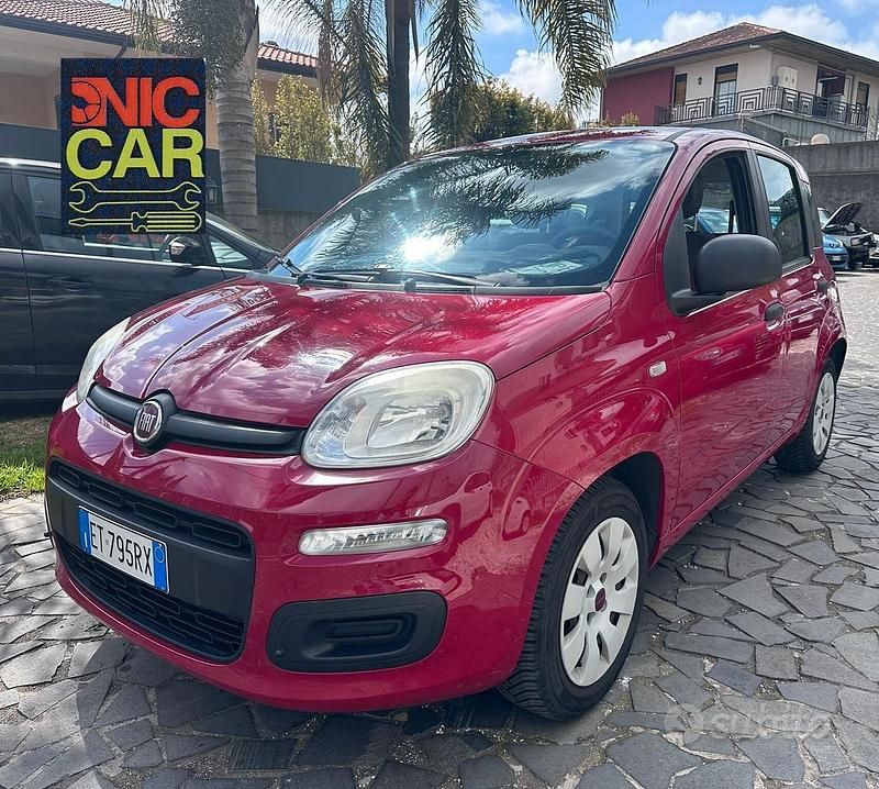 Usata Fiat Panda Easy 69 CV (50 kW) 2014 Rosso Utilitaria