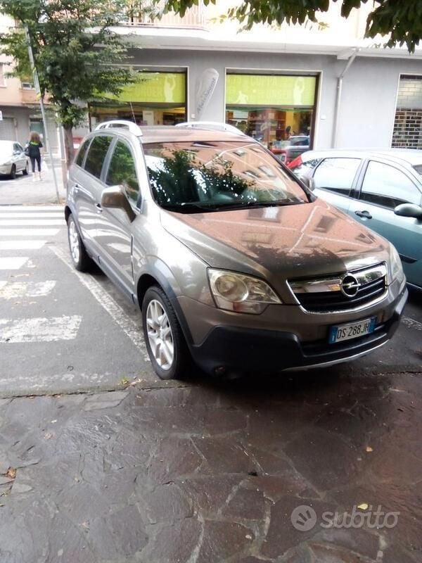 Grigio Usata 2009 Opel Antara SUV | 3800 € (Buon prezzo) - Immagine 1/4