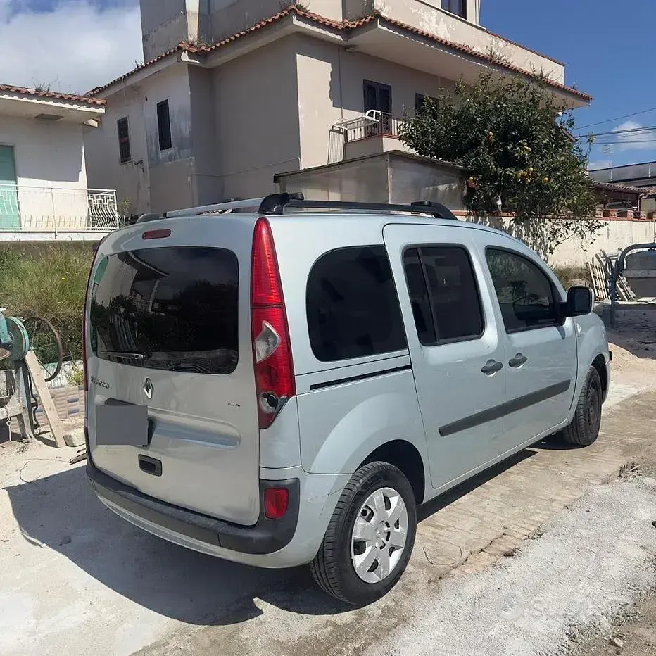 Usata Renault Kangoo 106 CV (77 kW) 2009 Grigio Monovolume
