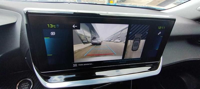 Usata Peugeot e-2008 Allure 100 kW (136 CV) 2021 Blu SUV