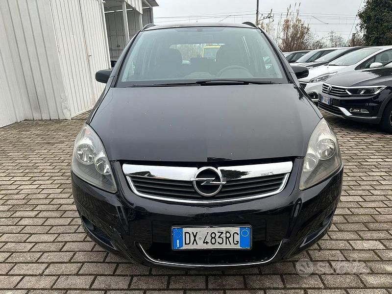 Usata Opel Zafira 2010 Nero Monovolume
