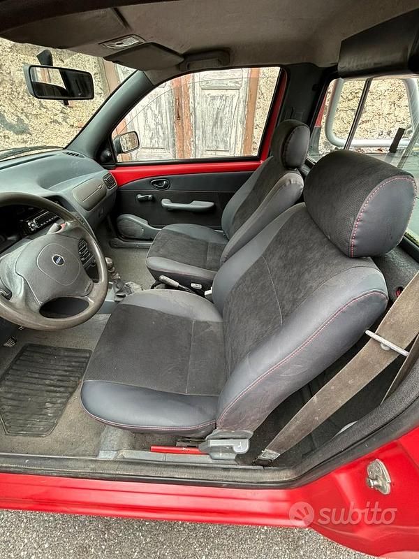 Usata Fiat Strada 69 CV (50 kW) 2000 Rosso Pick-up