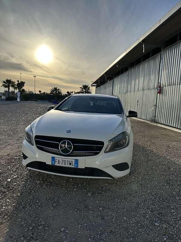 Usata Mercedes A180 109 CV (80 kW) 2015 Bianco Berlina