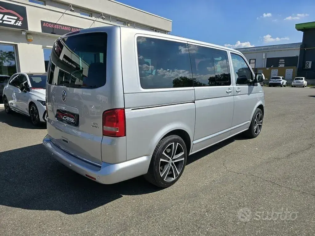 Usata VW Multivan 179 CV (131 kW) 2012 Grigio Monovolume