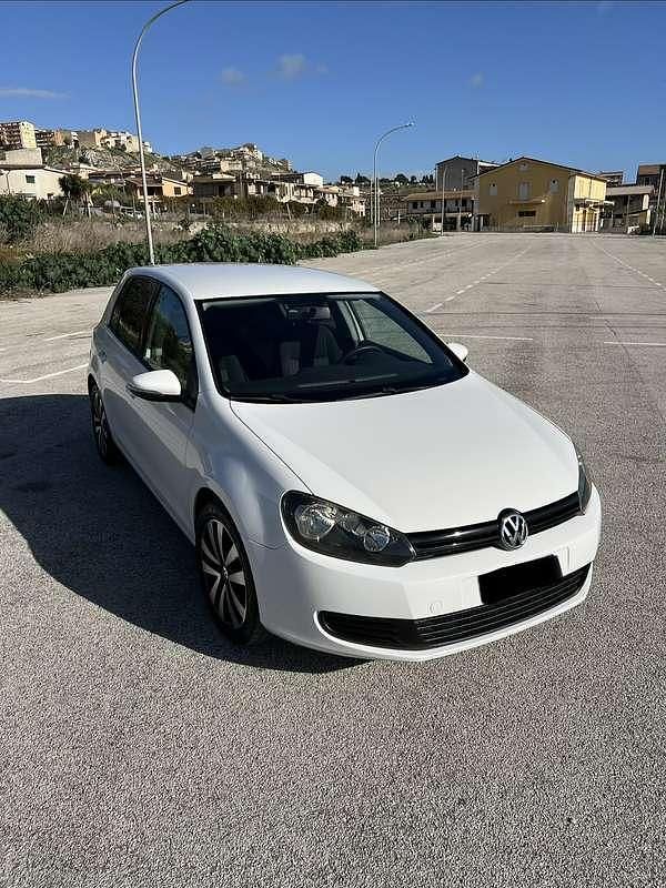 Usata VW Golf VII Highline 105 CV (77 kW) 2012 Berlina