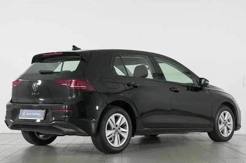 Usata VW Golf VIII Life 116 CV (85 kW) 2025 Nero