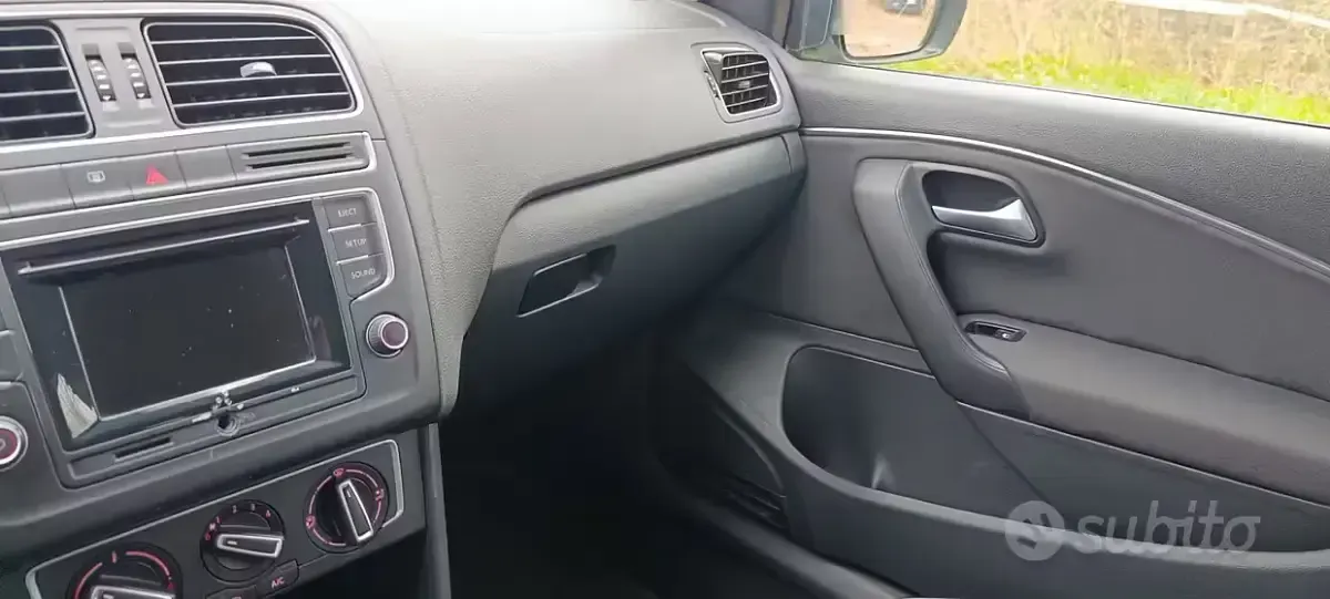 Usata VW Polo Comfortline 75 CV (55 kW) 2015 Grigio Berlina