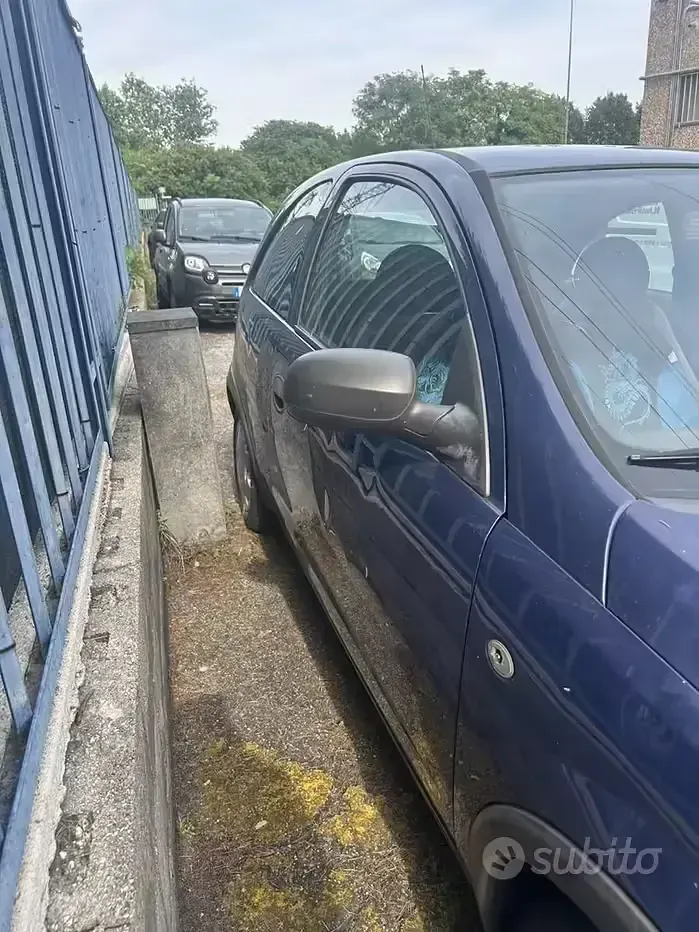 Usata Opel Corsa 60 CV (44 kW) 2003 Blu Utilitaria