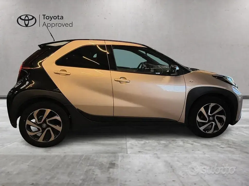 Usata Toyota Aygo X Trend 72 CV (52 kW) 2023 Nero SUV