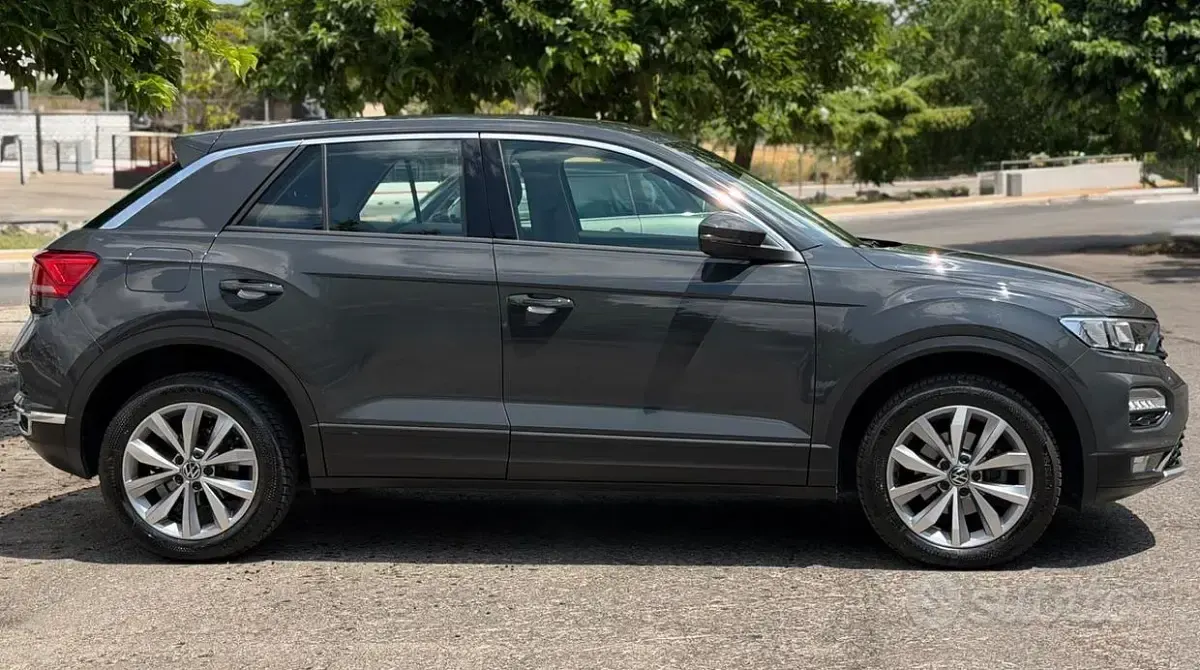 Usata VW T-Roc Style 115 CV (84 kW) 2021 Grigio SUV