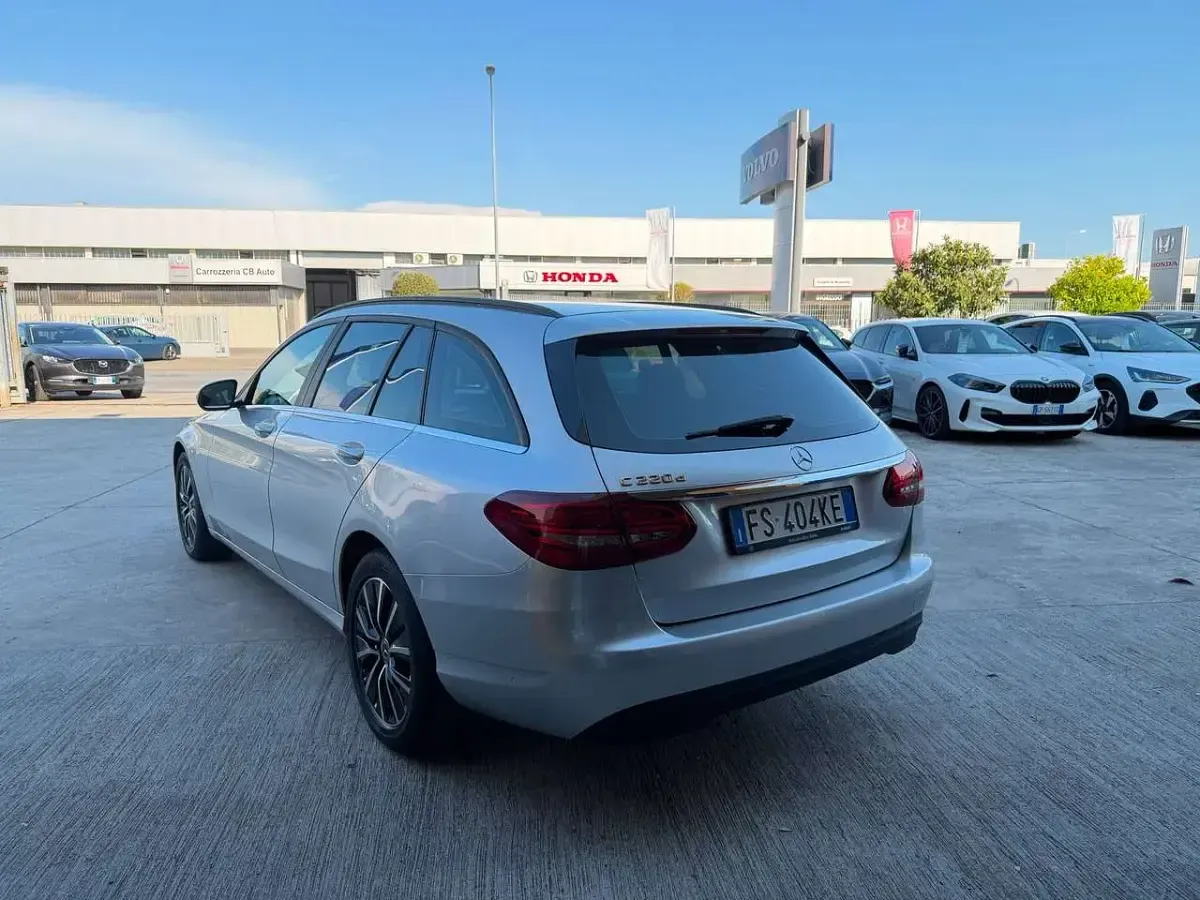 Usata Mercedes C220 Executive 194 CV (142 kW) 2018 Argento mojave Station wagon