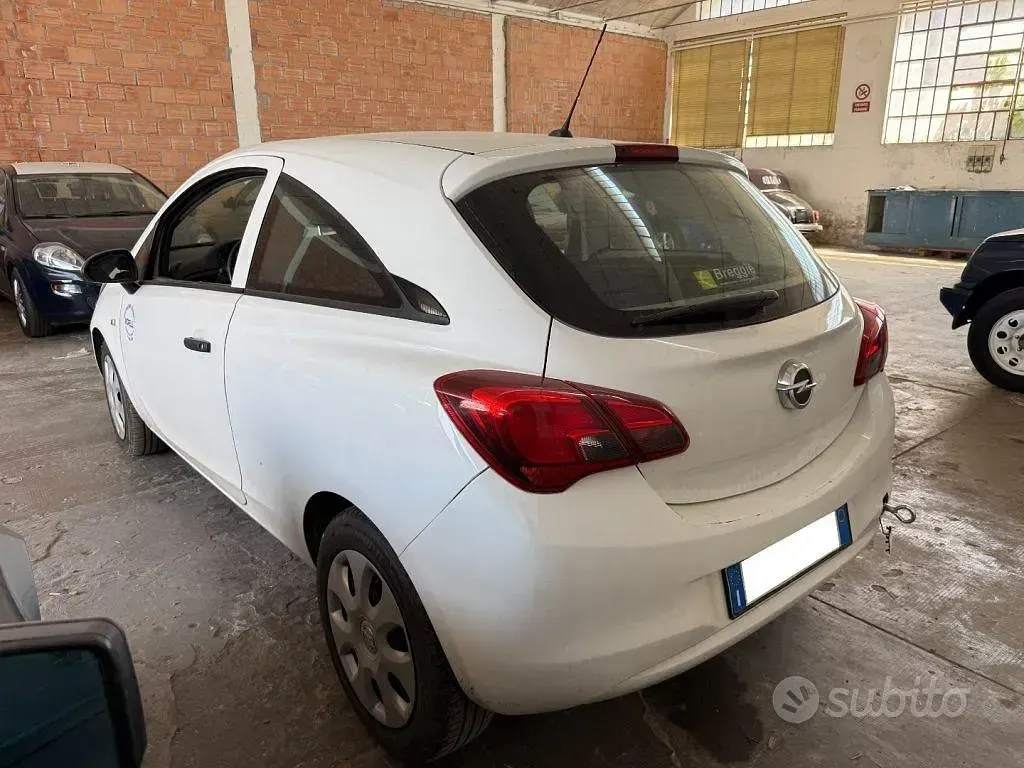 Usata Opel Corsavan 75 CV (55 kW) 2017 Bianco Utilitaria