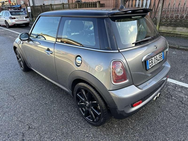 Usata Mini Cooper S 174 CV (127 kW) 2010 Grigio Utilitaria