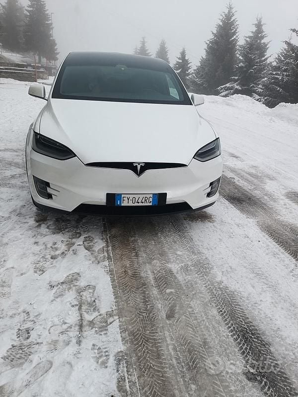 Usata Tesla Model X 397 kW (541 CV) 2019 Bianco SUV