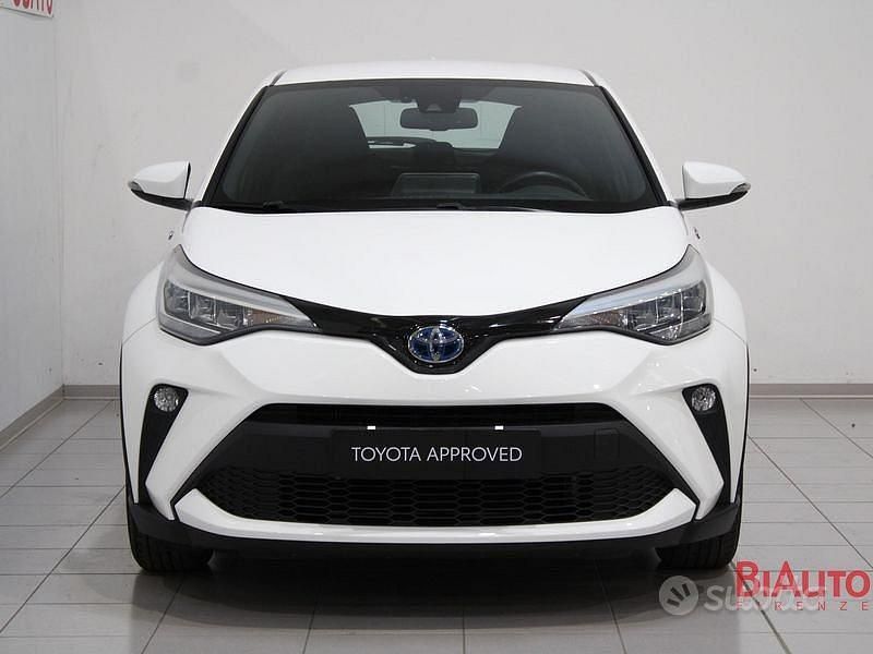 Usata Toyota C-HR Active 122 CV (89 kW) 2020 Bianco SUV