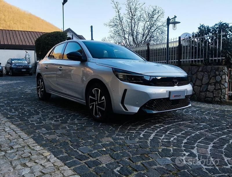 Usata Opel Corsa 101 CV (74 kW) 2025 Grigio Utilitaria
