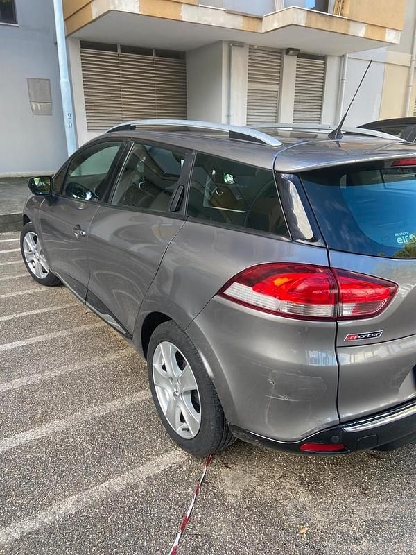 Usata Renault Clio GrandTour 75 CV (55 kW) 2015 Grigio Station wagon