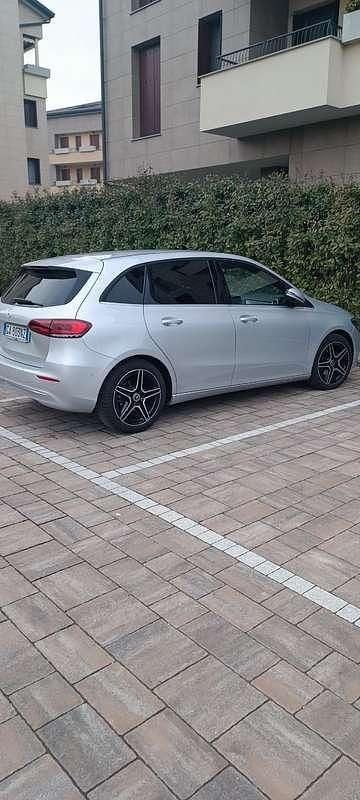 Usata 2020 Mercedes B180 Monovolume | 17.900 € (Super prezzo) - Immagine 1/4