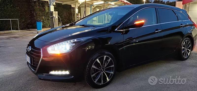Usata Hyundai i40 141 CV (103 kW) 2016 Nero Station wagon