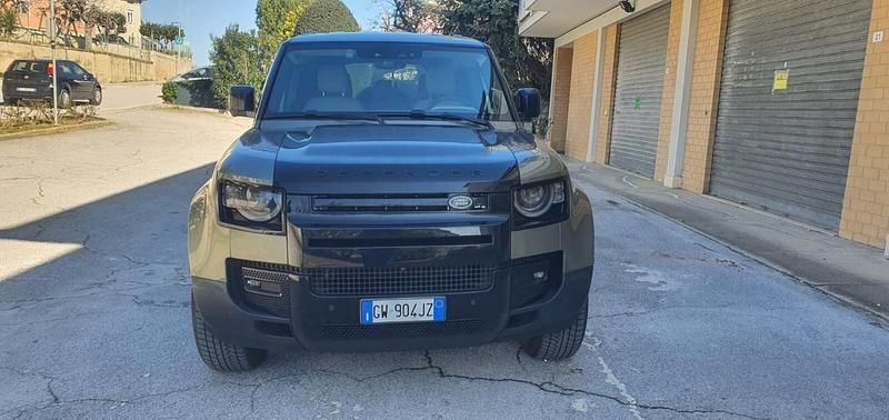 Usata Land Rover Defender SE Dynamic 199 CV (146 kW) 2024 Grigio SUV
