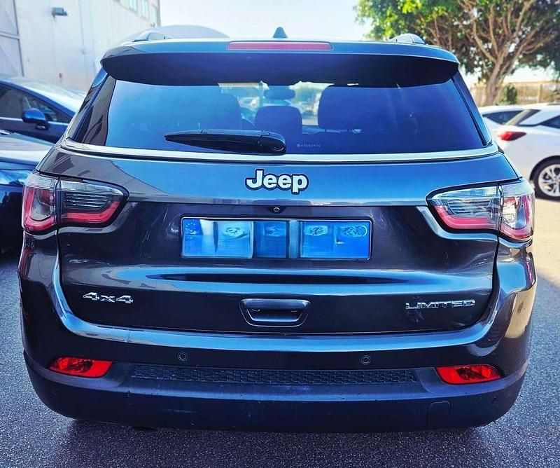 Usata Jeep Compass Limited 140 CV (102 kW) 2019 Grigio SUV