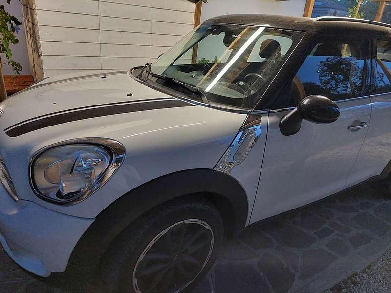 Usata Mini One D Countryman 90 CV (66 kW) 2015 Bianco SUV
