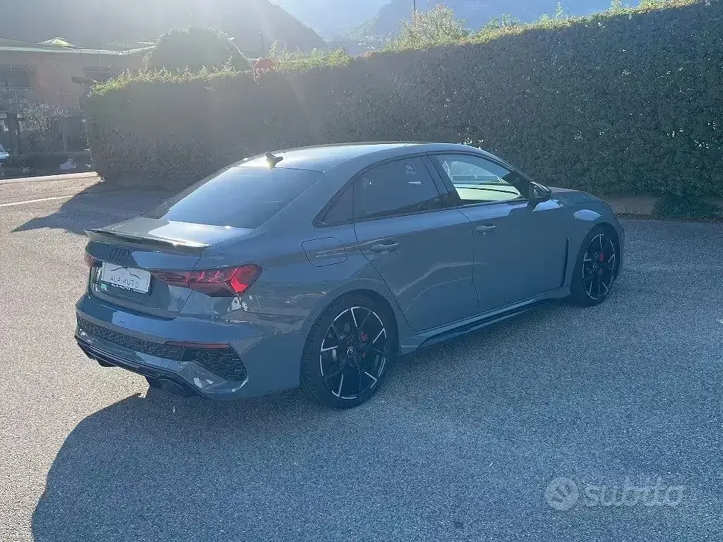 Usata Audi RS3 Ambiente 400 CV (294 kW) 2022 Grigio Berlina