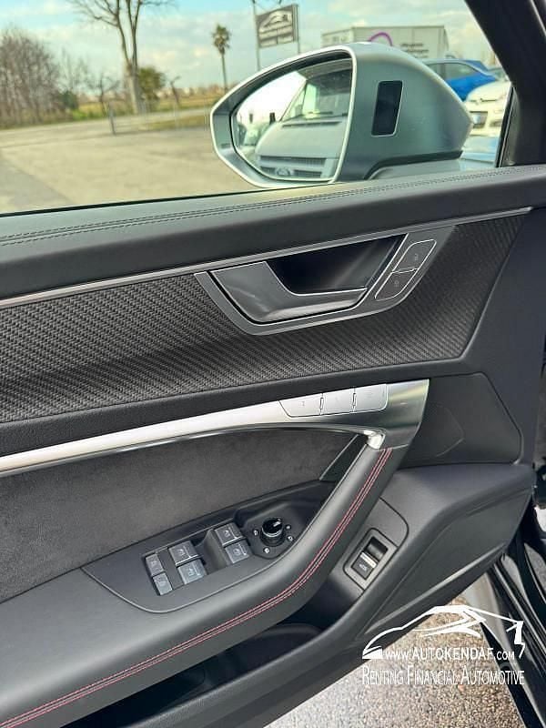 Usata Audi RS6 Comfort 600 CV (441 kW) 2023 Nero Station wagon