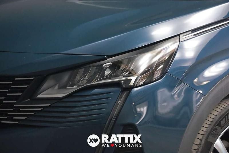 Usata Peugeot 3008 Allure 181 CV (133 kW) 2021 Blu celebes SUV