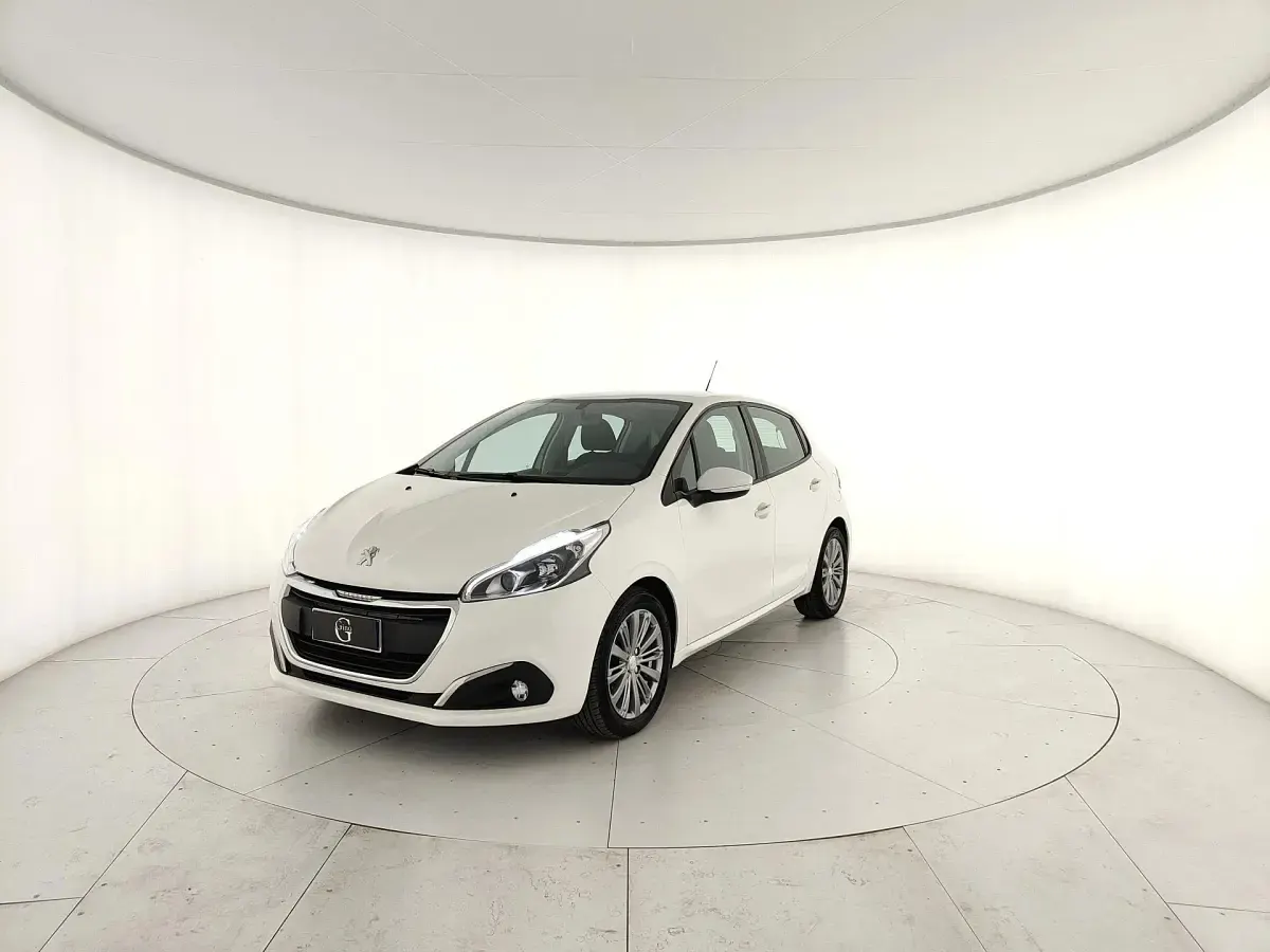 Usata Peugeot 208 Active 83 CV (61 kW) 2019 Utilitaria